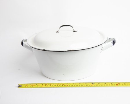 Hospital Bowl with Lid in Enamel
